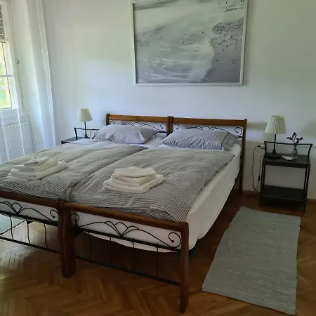 Vila Platana Vila *
